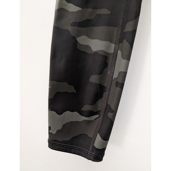 Athleta Camo Contender 7/8 Leggings In Size XS - Picture 5 of 8